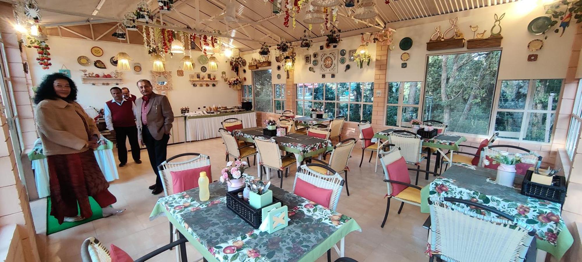West View Hotel Ranikhet Bagian luar foto