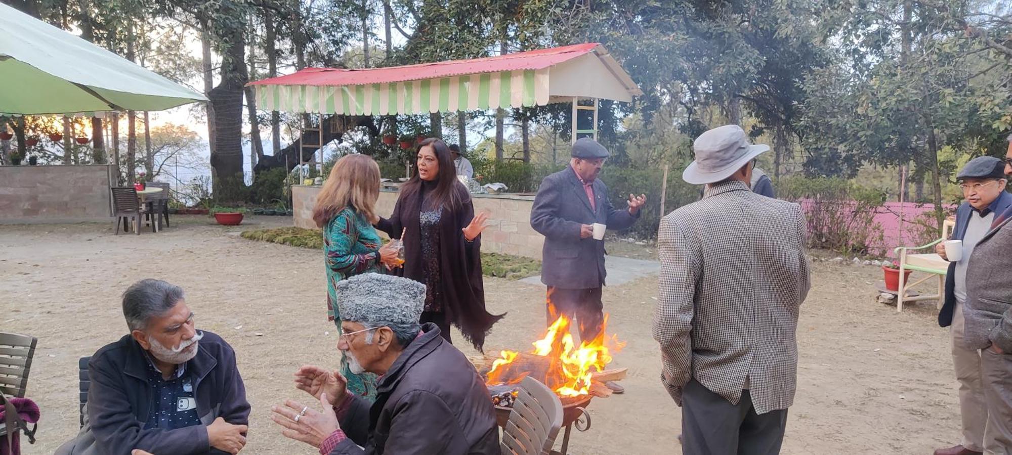 West View Hotel Ranikhet Bagian luar foto