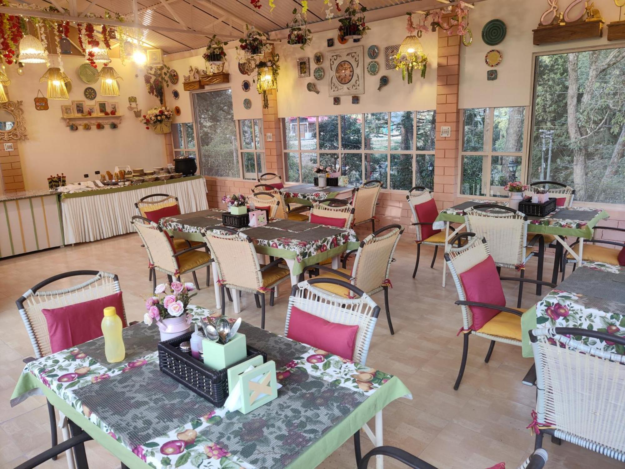 West View Hotel Ranikhet Bagian luar foto