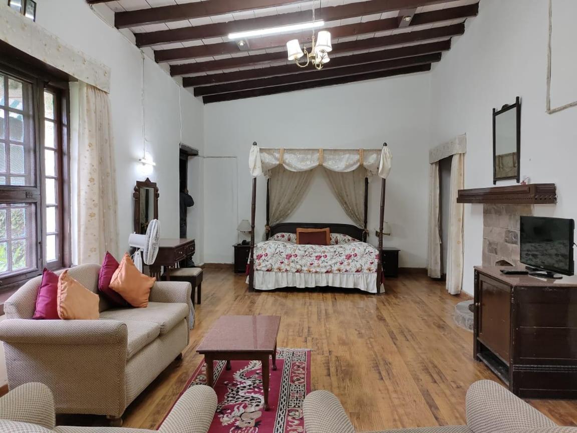 West View Hotel Ranikhet Bagian luar foto