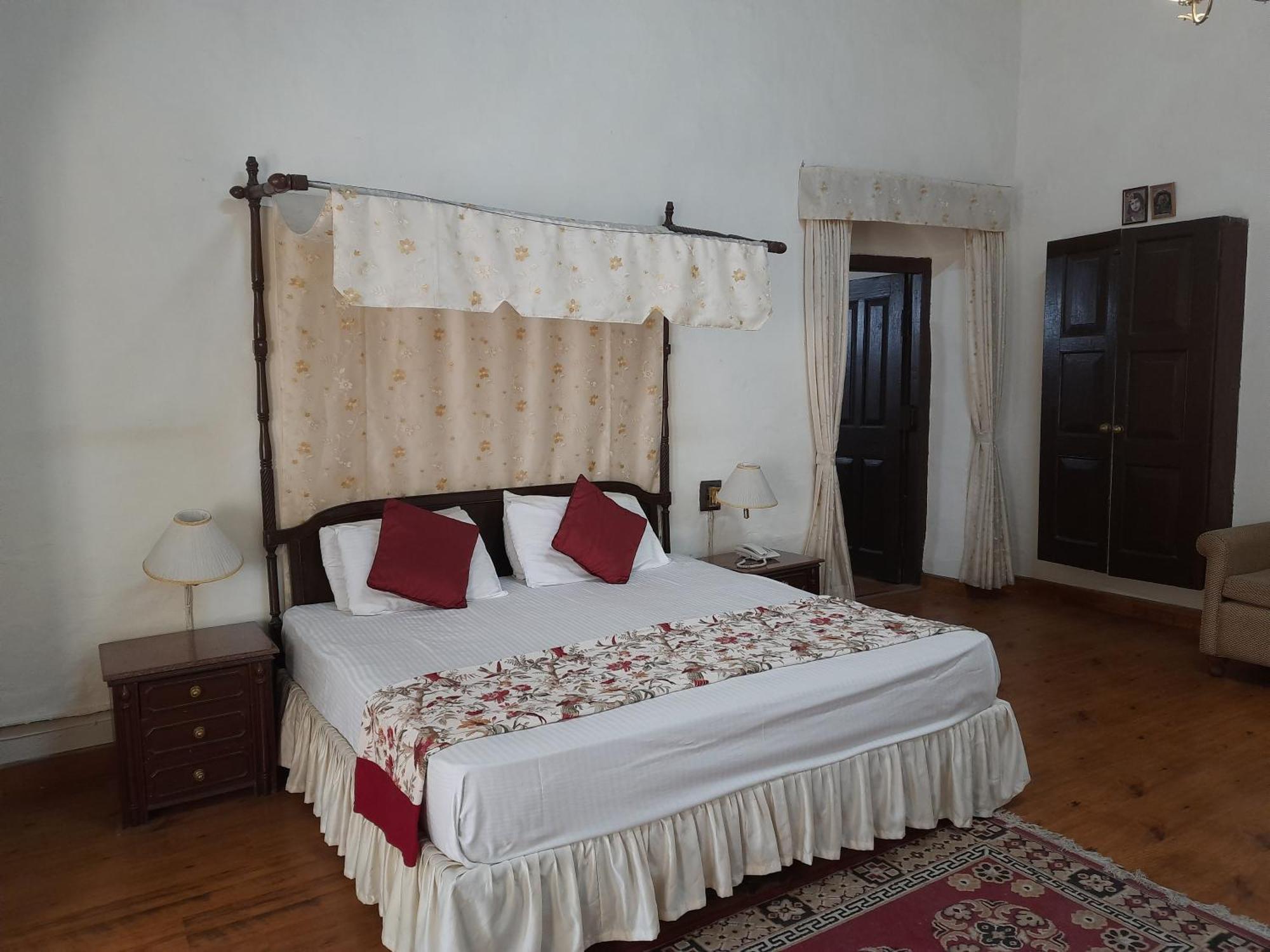 West View Hotel Ranikhet Bagian luar foto