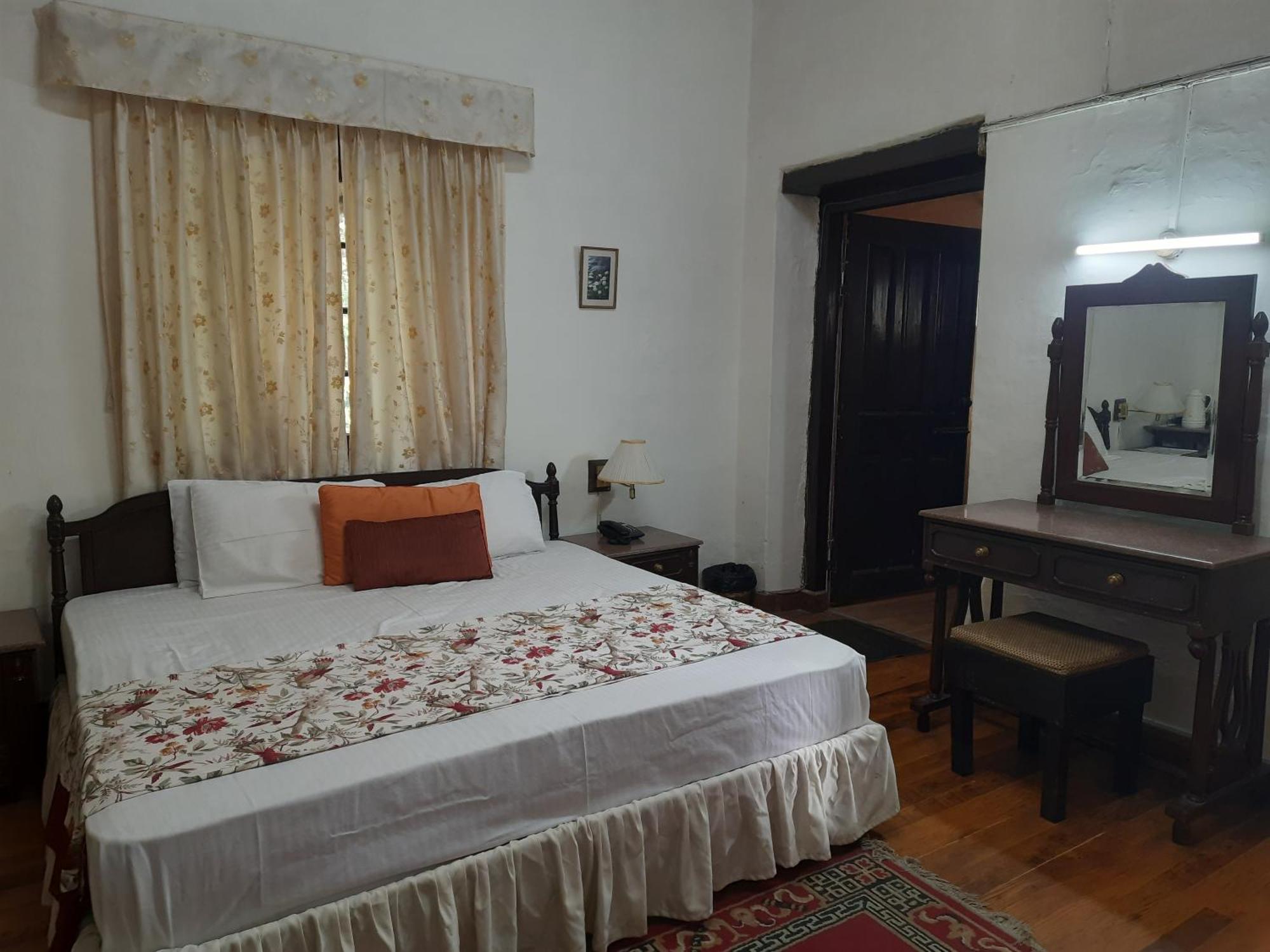 West View Hotel Ranikhet Bagian luar foto