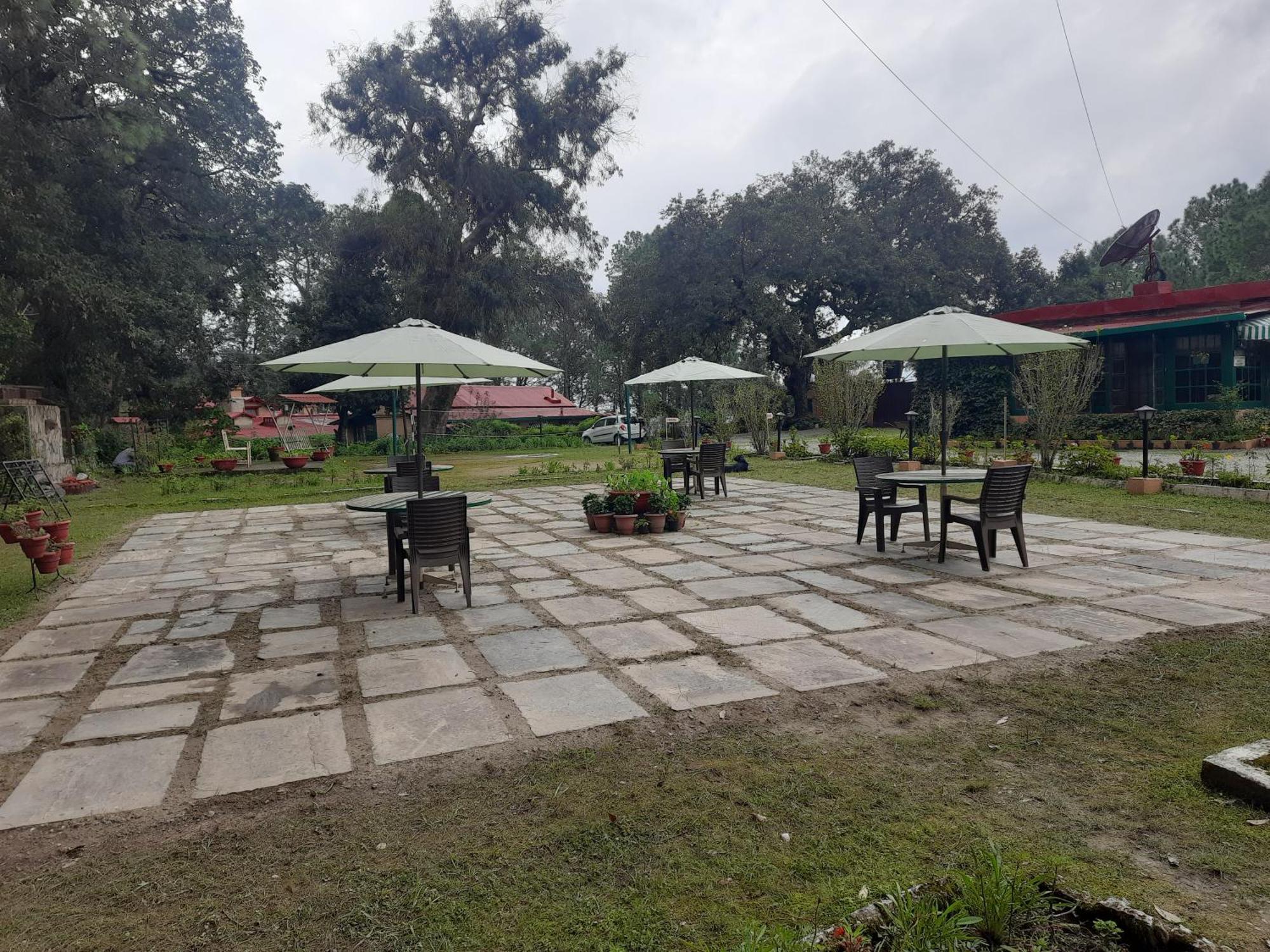 West View Hotel Ranikhet Bagian luar foto
